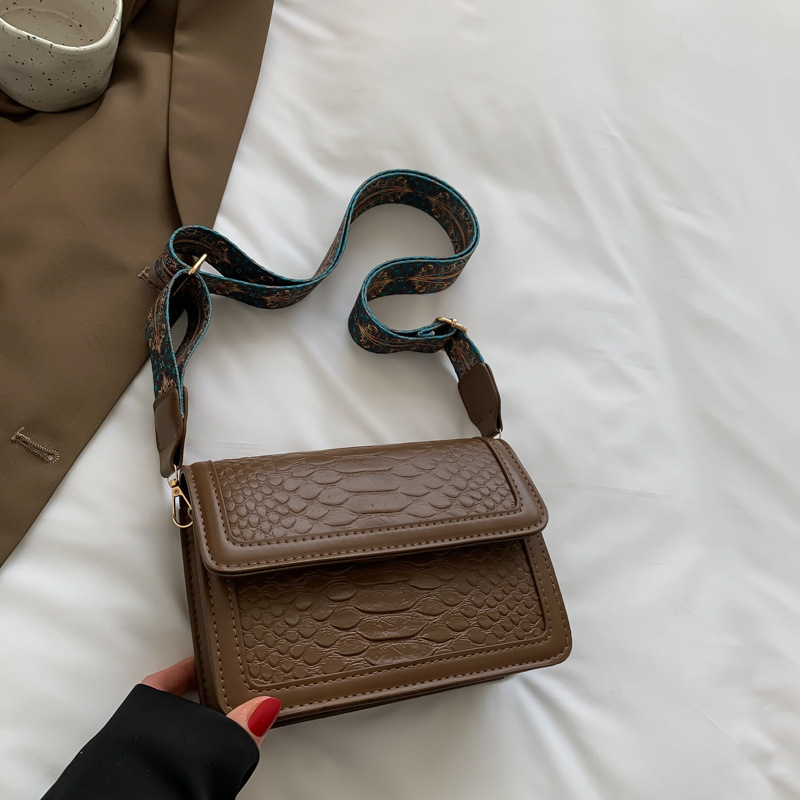 Women's Fashion Solid Color Wide Shoulder Strap Shoulder Small Square Bag